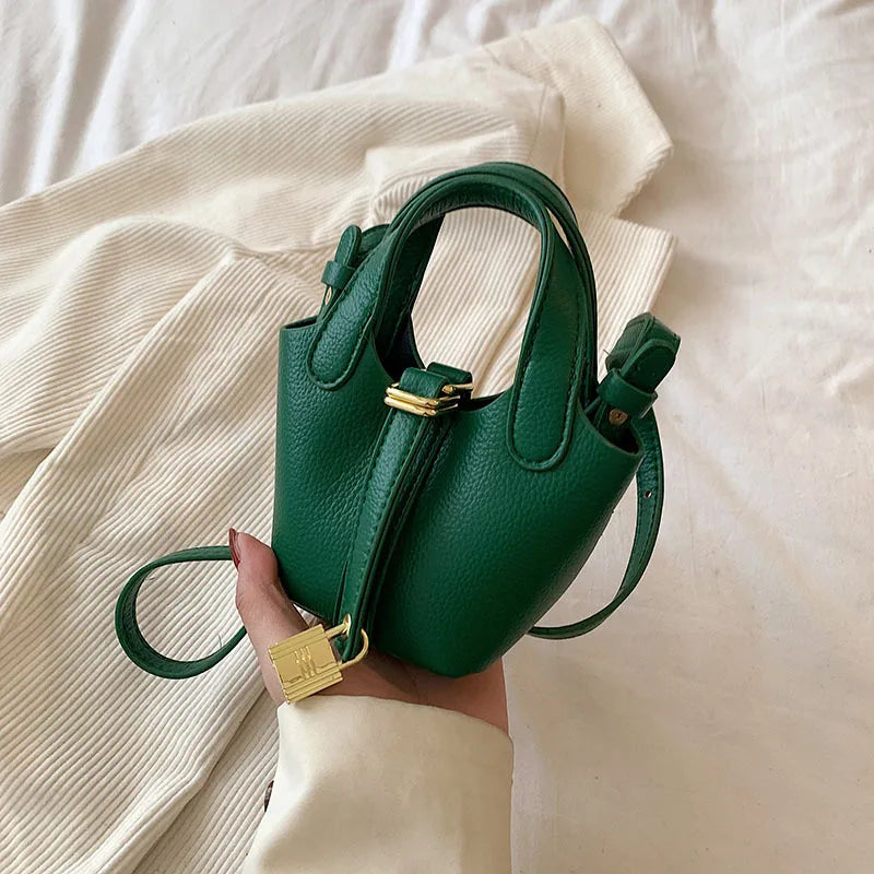 Ladies Handbag Female Bucket Bag Basket Shoulder Bag Travel BagLeather Bucket BagLarge Soft Leather Tote with Lock Daily