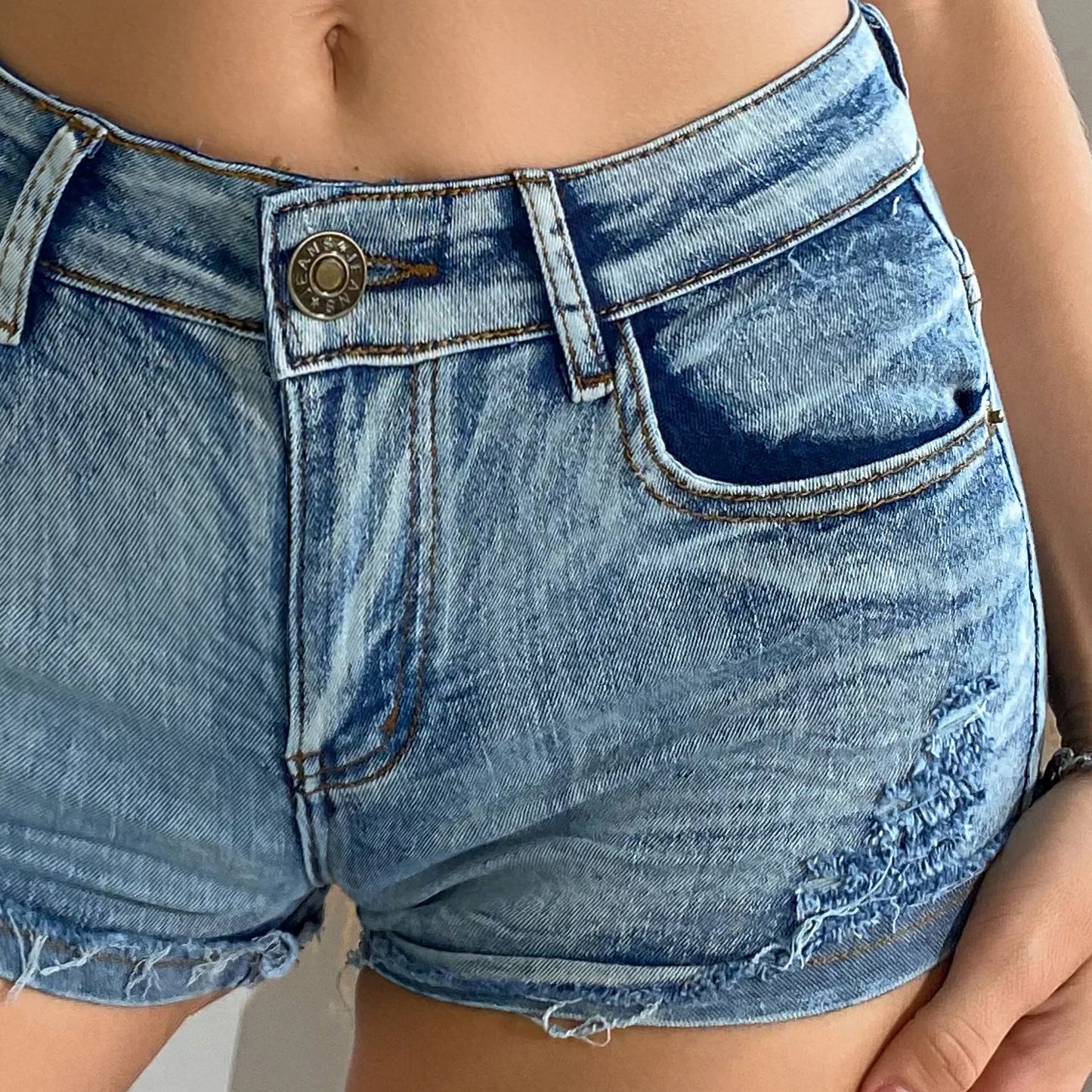 2025 Summer New Women's High-waisted Sexy Jeans Denim Shorts with Button