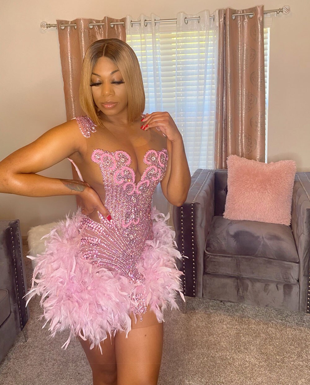 Pink Short Prom Mini Birthday Dresses 2023 Sexy Beaded Crystals See Through Top Feather African Black Girl Party Cocktail Gowns