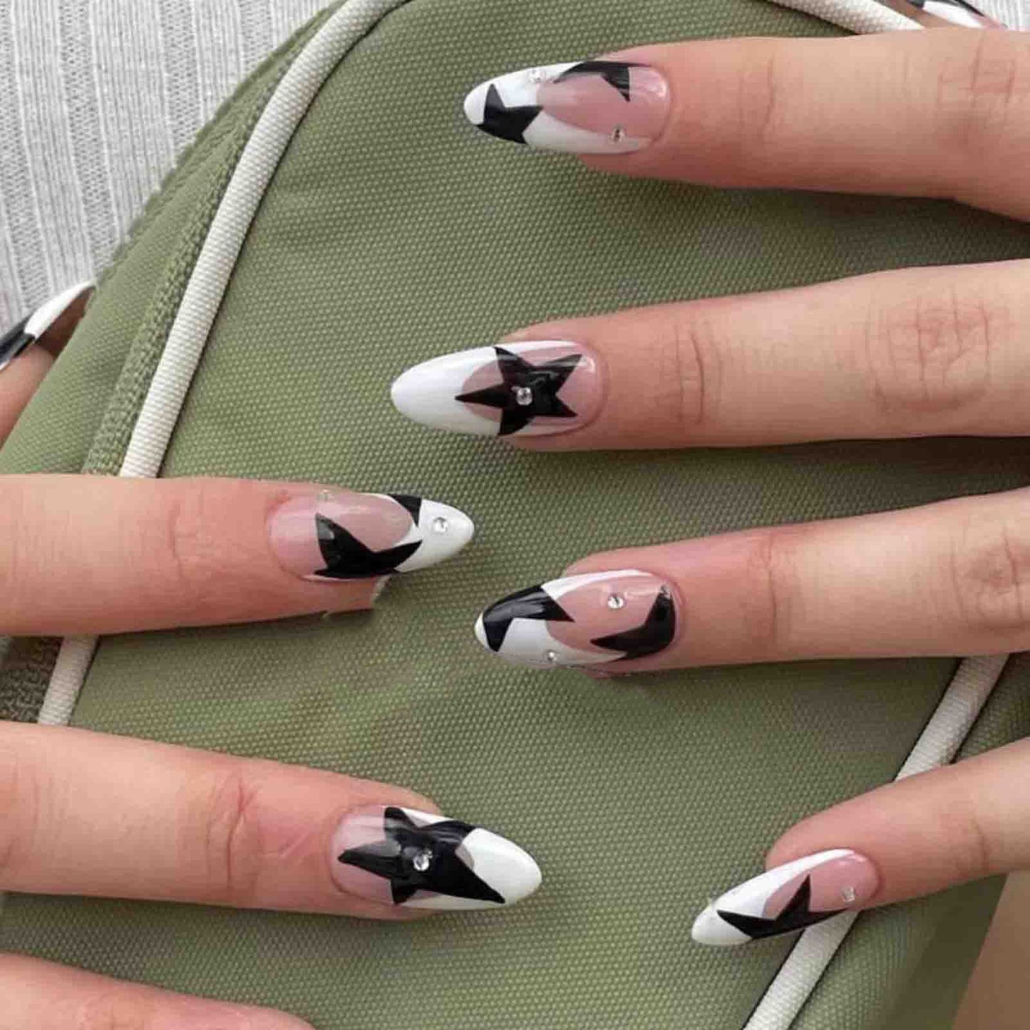 24Pcs Detachable Almond False Nails with Pearl Decoration Elegant Designs French Fake Nails Full Nail Art Tips Press On Nails