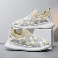 Fashion Mesh Kids Running Shoes Youngsters Teens Casual Walking Students Sneakers Breathable Soft Children Outdoor Sports Tennis