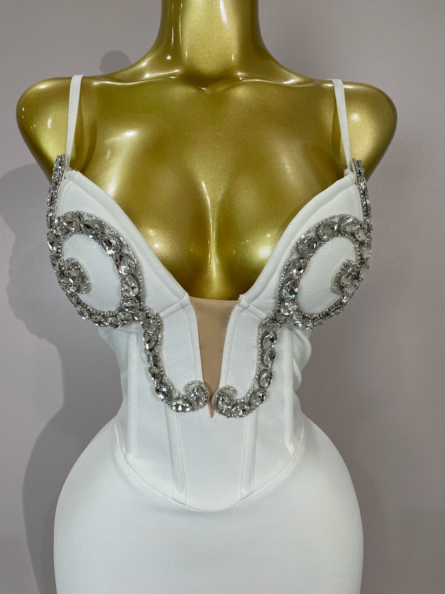 Sexy White Spaghetti Strap V Neck Crystal Sleeveless Bandage Dress Women Elegant Evening Party Cocktail Luxury Birthday Gowns