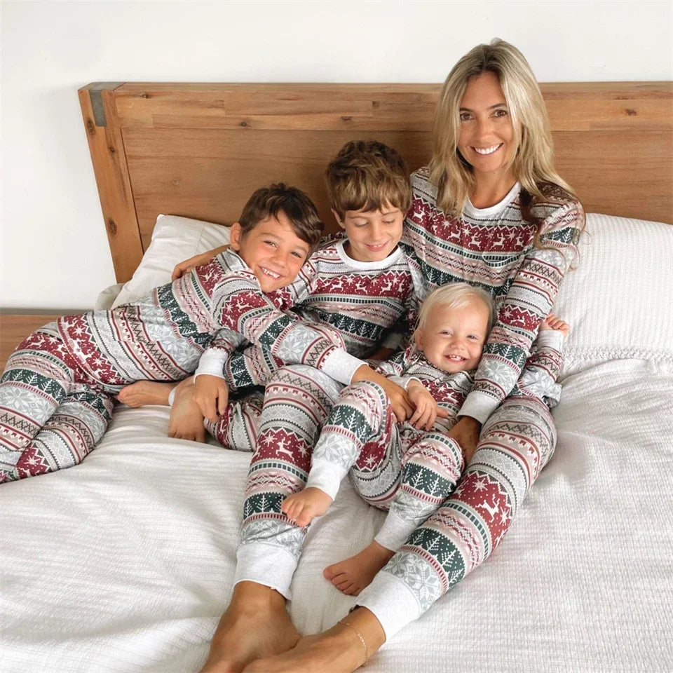 Family Look Family Matching Outfits Christmas 2023 Christmas Family Pajamas Set Daddy Mother Daughter Baby Boy Girl Dog Whole