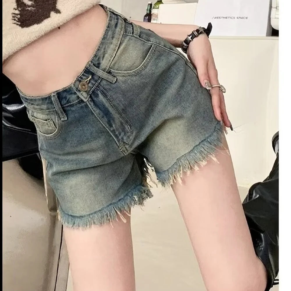 Denim shorts for women in summer, thin cut with holes and frayed edges, design sense, niche high street trendy brand, ins new st