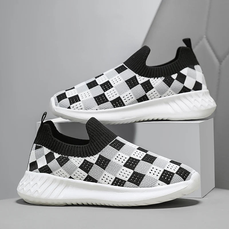 Fashion Mesh Kids Running Shoes Youngsters Teens Casual Walking Students Sneakers Breathable Soft Children Outdoor Sports Tennis