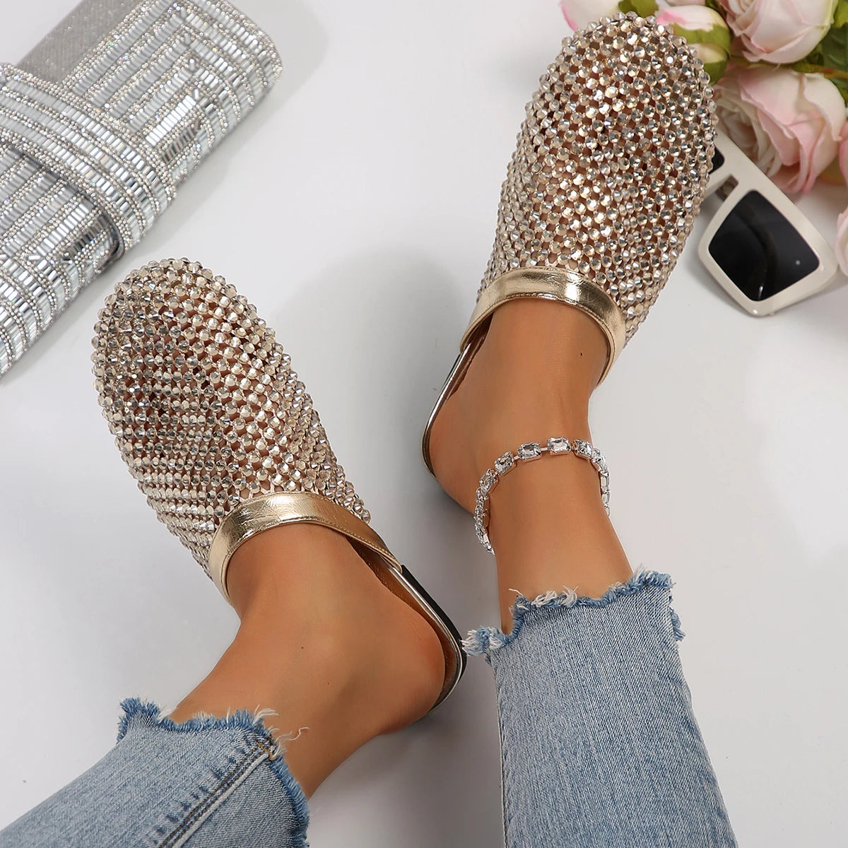 Women Slippers Summer 2026 New Luxury Brand Slippers Lightweight Round Head Shoes Water Diamond Large Flat Sandals Slides Women