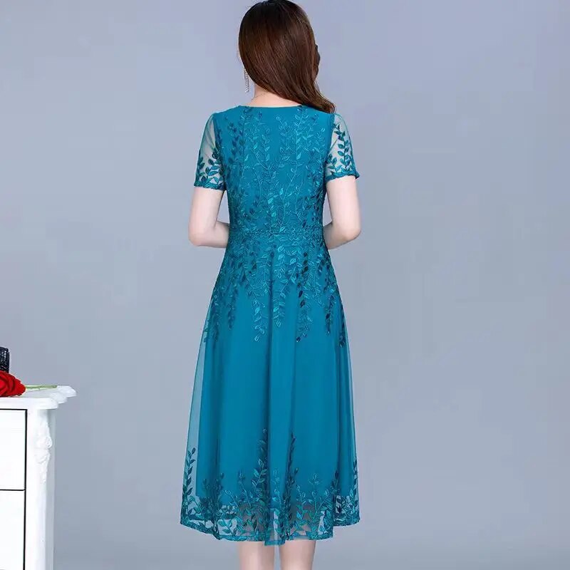 M-5XL Plus Size Women Dress Temperament Embroidery Graphic Elegant Dresses Female Knee Skirts Retro Thin Summer Dignified