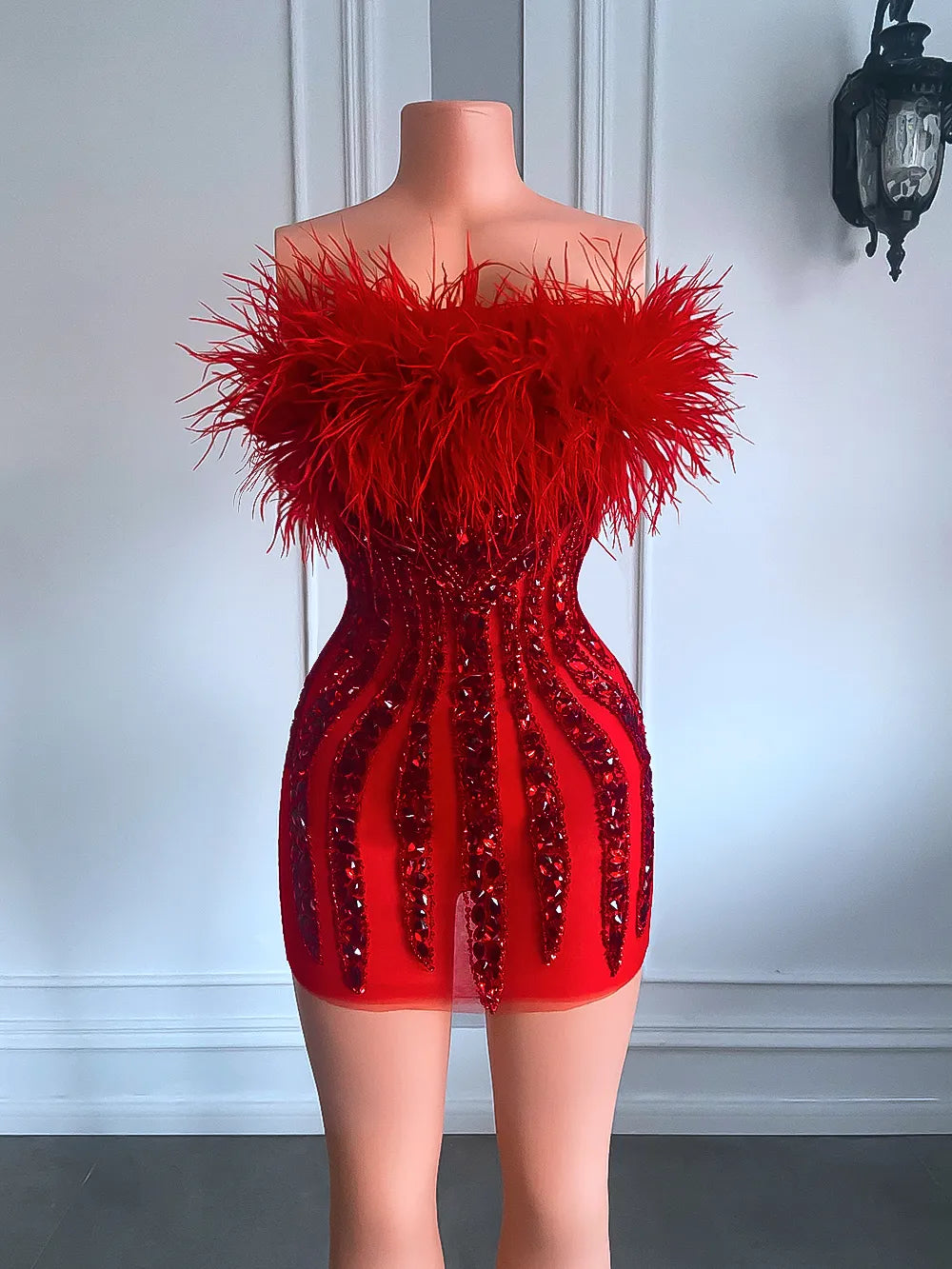 Sexy See Through Handmade Beaded Women Cocktail Gowns Red Feather Black Girls Mini Birthday Party Short Prom Dresses 2023