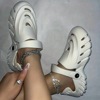 Fashion Creative Soft Sole Hole Shoes For Women, Breathable And Comfortable Outdoor Sandals