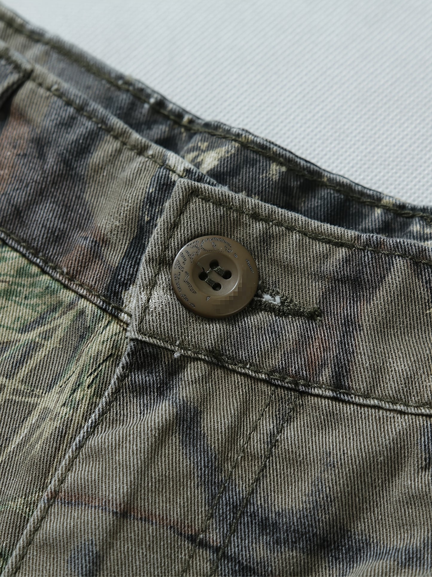 Mens Trendy Camouflage Cargo Pants - Durable & Comfortable with Spacious Flap Pockets - Perfect for Outdoor, Work & Streetwear - Hiphop Inspired Loose Fit Style
