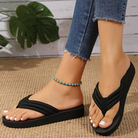Chic Women's Beach Sandals - Lightweight & Comfy Flat Slides - Perfect for Summer Casual Outdoor Wear