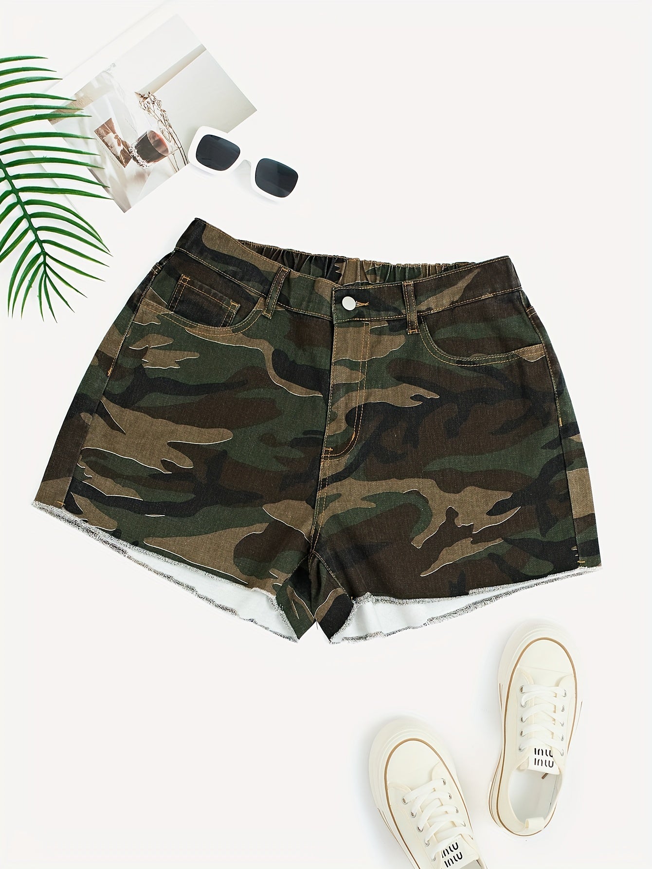 Women's Plus Size Casual Camouflage Denim Shorts, Frayed Hem, High-Waisted Summer Fashion, Camo Pattern, Streetwear Style