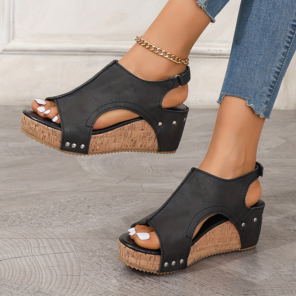 Womens Fashionable Retro Wedge Sandals - Stylish Peep Toe, Adjustable Buckle & Slingback - Comfortable Platform for Casual Summer Outings