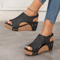 Womens Fashionable Retro Wedge Sandals - Stylish Peep Toe, Adjustable Buckle & Slingback - Comfortable Platform for Casual Summer Outings