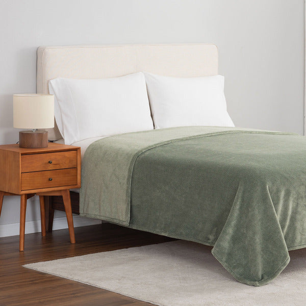 Berkshire Extra Plush Blanket, Queen GREEN