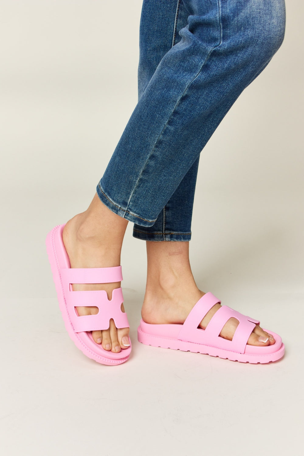 WILD DIVA Cutout Open Toe Flat Sandals