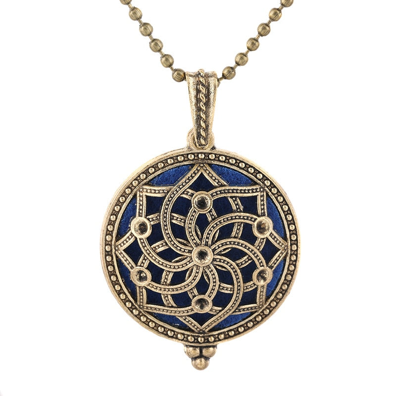 New Aroma Kaleidoscope Retro Necklace Antique Locket Pendant Magnetic Perfume Essential Oil Diffuser Locket Aromatherapy Jewelry