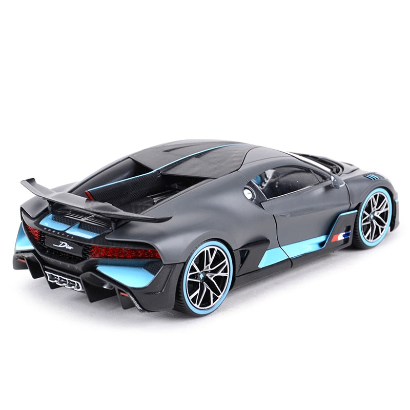 Bburago 1:18 Bugatti Divo Sports Car Static Simulation Die Cast Vehicles Collectible Model Car Toys