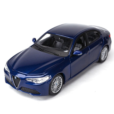 Bburago 1:24 Alfa Romeo Giulia Sports Car Static Die Cast Vehicles Collectible Model Car Toys